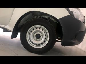 Toyota Hilux 2.0 single cab S (aircon) - Image 17