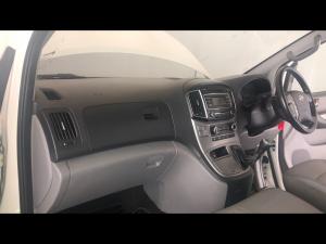 Hyundai H-1 2.4 bus GLS - Image 7