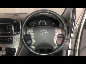 Hyundai H-1 2.4 bus GLS - Image 8