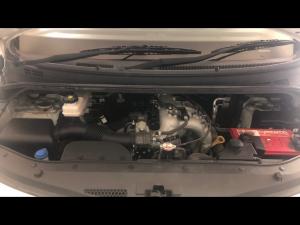 Hyundai H-1 2.4 bus GLS - Image 14