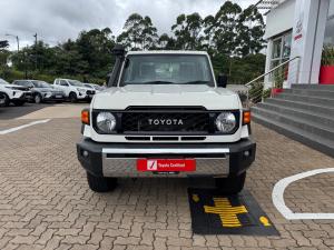 Toyota Land Cruiser 79 4.5D-4D LX V8 single cab - Image 4