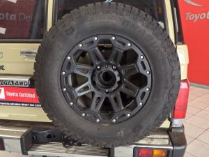 Toyota Landcruiser 76 2.8 GD-6 S/W - Image 13