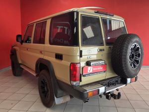 Toyota Landcruiser 76 2.8 GD-6 S/W - Image 9