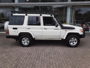 Toyota Landcruiser 76 4.5D V8 S/W - Image 3