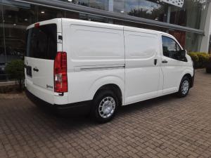 Toyota Quantum 2.8 LWBP/V - Image 2