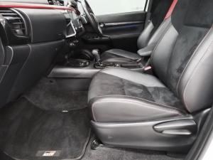 Toyota Hilux 2.8 GD-6 GR-S 4X4 automaticD/C - Image 7