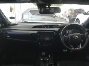 Toyota Hilux 2.8 GD-6 GR-S 4X4 automaticD/C - Image 6