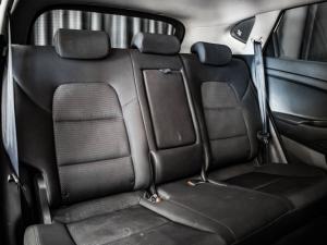 Hyundai Tucson 2.0 Premium - Image 11