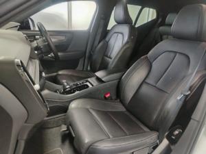 Volvo XC40 D4 AWD R-Design - Image 12