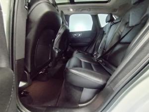 Volvo XC60 B5 AWD Plus Dark - Image 13