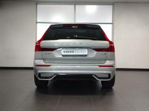 Volvo XC60 B5 AWD Plus Dark - Image 10