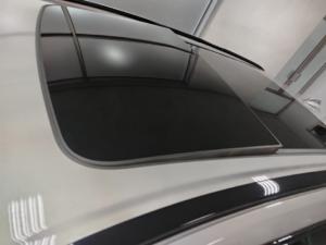 Volvo XC60 B5 AWD Plus Dark - Image 11