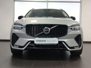 Volvo XC60 B5 AWD Plus Dark - Image 3