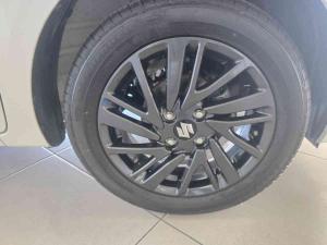 Toyota Vitz 1.0 XR auto - Image 17