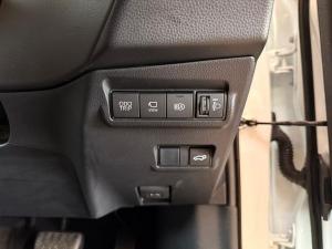 Toyota Corolla Cross 1.8 HEV XR - Image 33