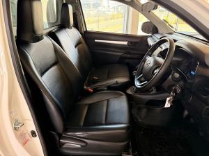 Toyota Hilux 2.0 single cab S (aircon) - Image 10