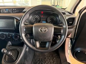 Toyota Hilux 2.0 single cab S (aircon) - Image 12