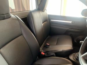 Toyota Hilux 2.0 single cab S (aircon) - Image 12
