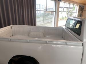 Toyota Hilux 2.0 single cab S (aircon) - Image 13