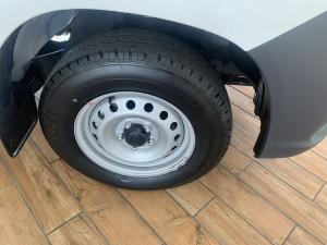 Toyota Hilux 2.0 single cab S (aircon) - Image 4