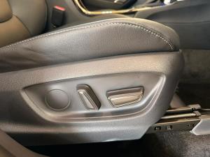 Toyota Corolla Cross 1.8 HEV XR - Image 16