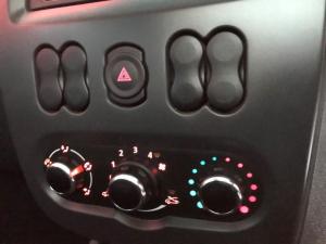 Nissan NP200 1.6i - Image 9