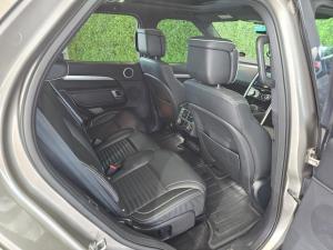 Land Rover Discovery D300 R-Dynamic HSE - Image 11