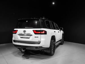 Toyota Land Cruiser 300 3.3D GX-R - Image 28