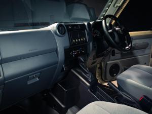 Toyota Land Cruiser 79 2.8GD-6 single cab auto - Image 9