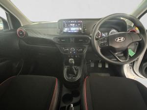 Hyundai Grand i10 1.2 Premium hatch - Image 16