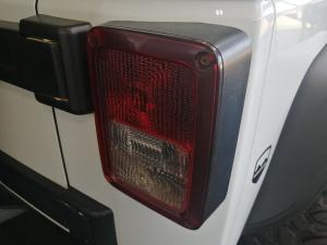 Jeep Wrangler Unlimited 3.6L Polar Edition - Image 16