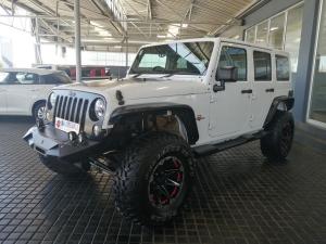 Jeep Wrangler Unlimited 3.6L Polar Edition - Image 3
