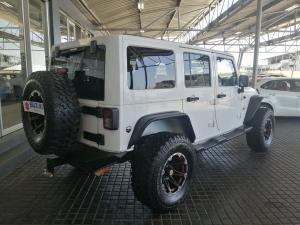 Jeep Wrangler Unlimited 3.6L Polar Edition - Image 7