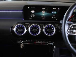 Mercedes-Benz CLA CLA220d Progressive - Image 11