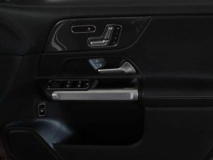 Mercedes-Benz GLB GLB220d 4Matic Progressive - Image 15