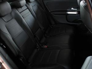Mercedes-Benz GLB GLB220d 4Matic Progressive - Image 17