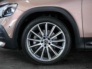 Mercedes-Benz GLB GLB220d 4Matic Progressive - Image 4
