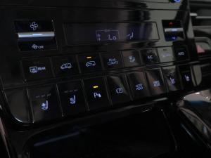 Hyundai Staria 2.2D Luxury - Image 25