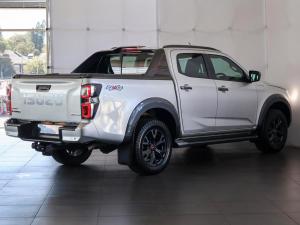 Isuzu D-Max 3.0TD double cab V-Cross 4x4 - Image 11