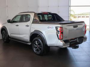 Isuzu D-Max 3.0TD double cab V-Cross 4x4 - Image 13