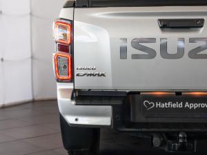 Isuzu D-Max 3.0TD double cab V-Cross 4x4 - Image 14