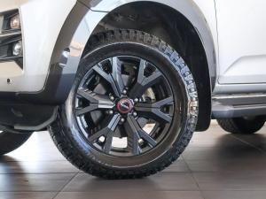 Isuzu D-Max 3.0TD double cab V-Cross 4x4 - Image 3
