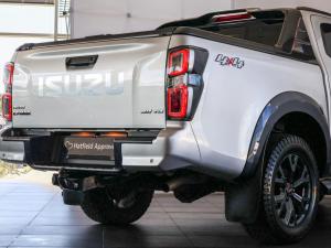 Isuzu D-Max 3.0TD double cab V-Cross 4x4 - Image 6