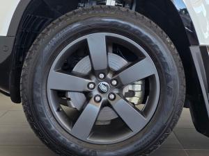Land Rover Defender 110 D250 X-Dynamic SE - Image 22