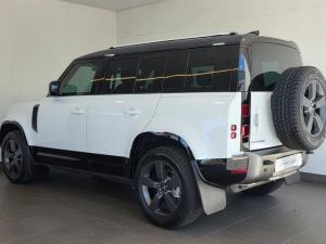Land Rover Defender 110 D250 X-Dynamic SE - Image 3