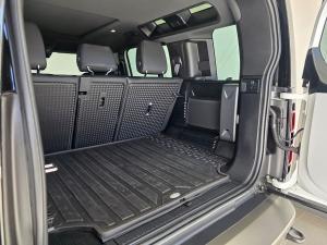 Land Rover Defender 110 D250 X-Dynamic SE - Image 4
