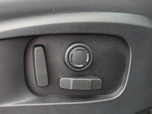 Land Rover Defender 110 D250 X-Dynamic SE - Image 6