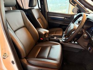 Toyota Hilux 2.8GD-6 double cab Legend auto - Image 11