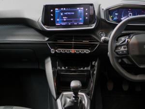 Peugeot 208 1.2T Allure manual - Image 12