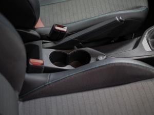 Peugeot 208 1.2T Allure manual - Image 20